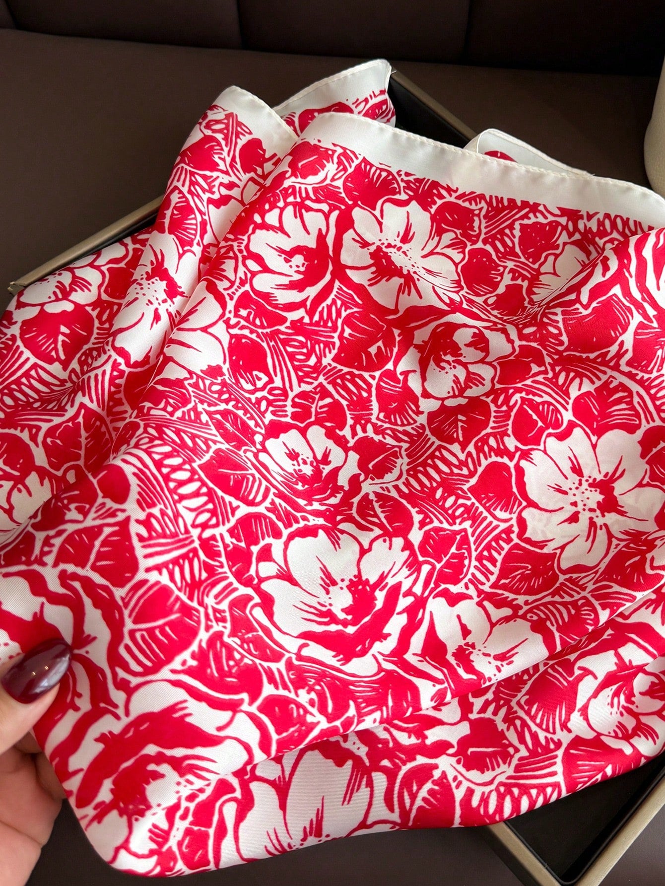 Foulard Carré Satiné Femme – Motif Vintage Élégant | Léger & Doux | Accessoire Mode Printemps-Été