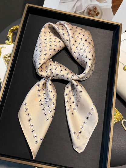 Foulard Carré Femme Motif Cachemire – Vintage Chic & Léger | Tissu Satiné Effet Soie